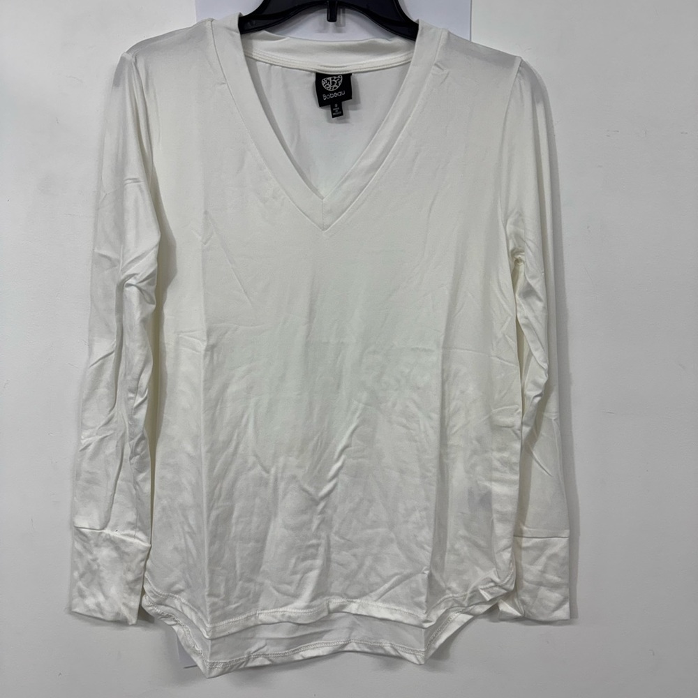 Bobeau Classic White V-Neck Top